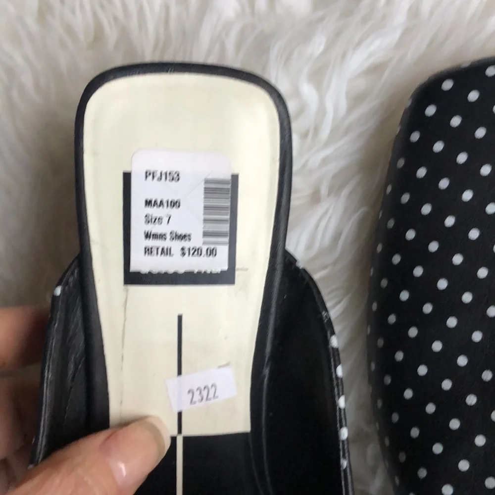 NEW Dolce Vita BRIE Women's Black/White Polka Dots Leather Flats - Picture 4 of 6